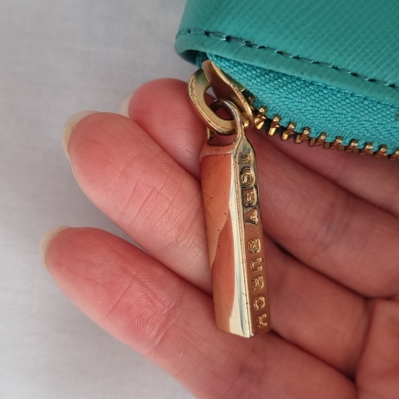 Tory Burch Robinson Zip Coin Case - Picture 4 of 5